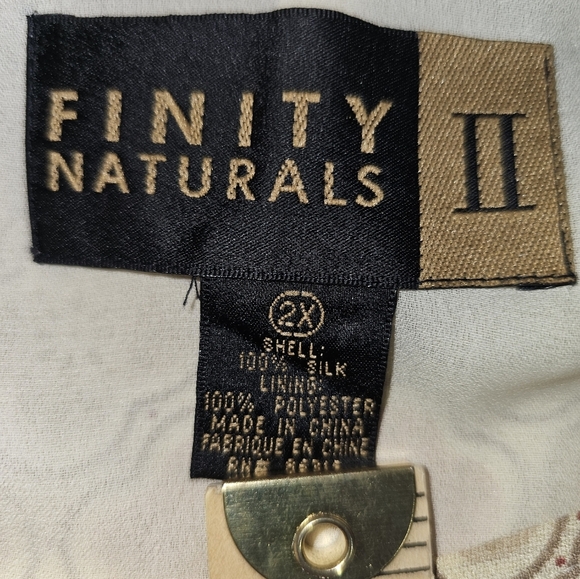 Vintage Finity Naturals 100% Silk Blouse with Cute Salmon and Cream Print. 2x - Picture 9 of 10